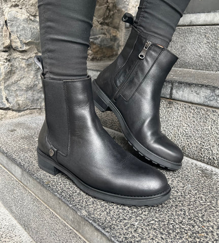 Paula Chelsea Boots