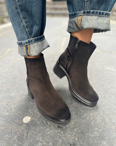 Paula Urban Brown Suede Boots