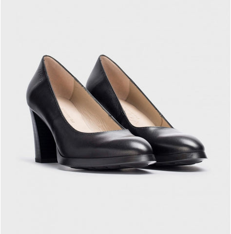 Wonders Black L-1101 Pumps