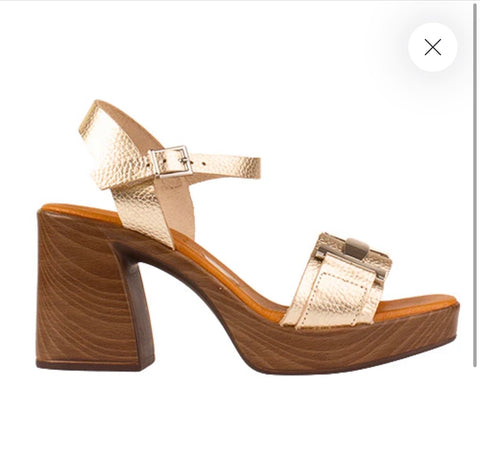 Oh my Sandals Gold Block Heel