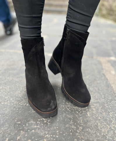 Paula Urban Cara Black Boots